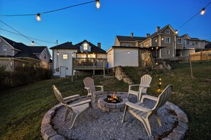Terrace/patio - Hot Tub Nights Firepit Near Casino Sleeps 9 Perfect for Families (Bristol)