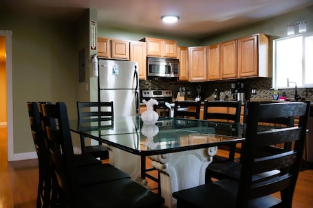 Private kitchen. A Beautiful Cozy Home That Is Close To The Lake. Game Room, Video & Board Games