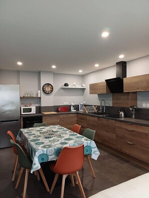 Fridge, microwave, oven, dishwasher - Large 3 Bed Apartment / Centre Port (CAP D AGDE)