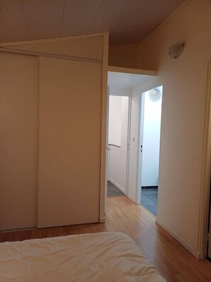 3 bedrooms, free WiFi - Large 3 Bed Apartment / Centre Port (CAP D AGDE)