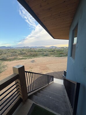 Property grounds - Charming 3-bedroom corporate apartment with pretty views in Phoenix (Phoenix)
