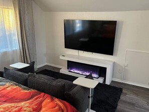 TV - 85-in TV|Massage Sofa|3 KING Beds|Walk to UT: ½ mi (Austin)