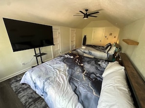 Iron/ironing board, WiFi - 85-in TV|Massage Sofa|3 KING Beds|Walk to UT: ½ mi (Austin)