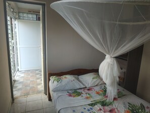 1 bedroom, WiFi, bed sheets - Appart close to everything. (Gros-Morne)