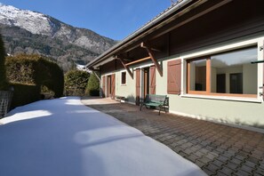 Exterior - La Padouck Apartment with Mountain View, Private Terrace, and Wi-Fi (Thônes)