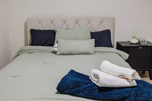 2 habitaciones, tabla de planchar con plancha, wifi y ropa de cama 