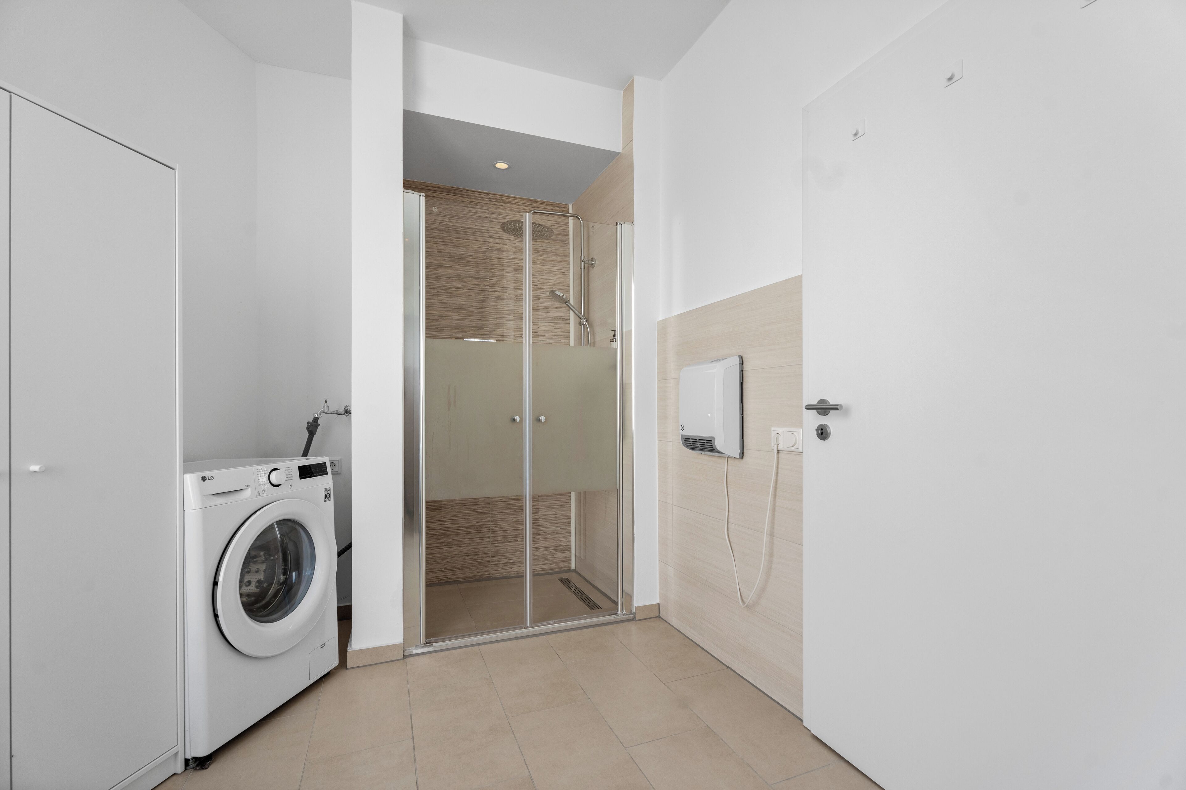 Dusche, Handtücher, Seife, Toilettenpapier