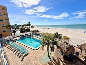 A heated pool - 🌴Sandy Shores #204 - Across from John's Pass, Pool, Gulf front!🌴 (Madeira Beach)