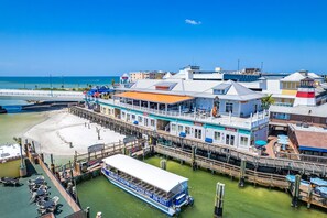Exterior - 🌴Sandy Shores #204 - Across from John's Pass, Pool, Gulf front!🌴 (Madeira Beach)