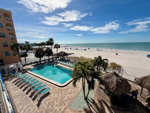 A heated pool - 🌴Sandy Shores #204 - Across from John's Pass, Pool, Gulf front!🌴 (Madeira Beach)