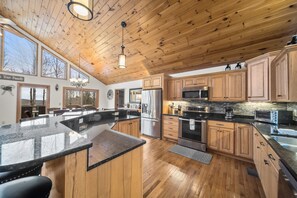 Fridge, microwave, oven, stovetop - Blowing Rock Retreat - Hot Tub | Sleeps 10 | Mountain Views (Blowing Rock)