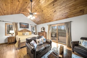 Iron/ironing board, free WiFi, bed sheets - Blowing Rock Retreat - Hot Tub | Sleeps 10 | Mountain Views (Blowing Rock)
