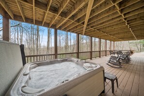 Terrace/patio - Blowing Rock Retreat - Hot Tub | Sleeps 10 | Mountain Views (Blowing Rock)