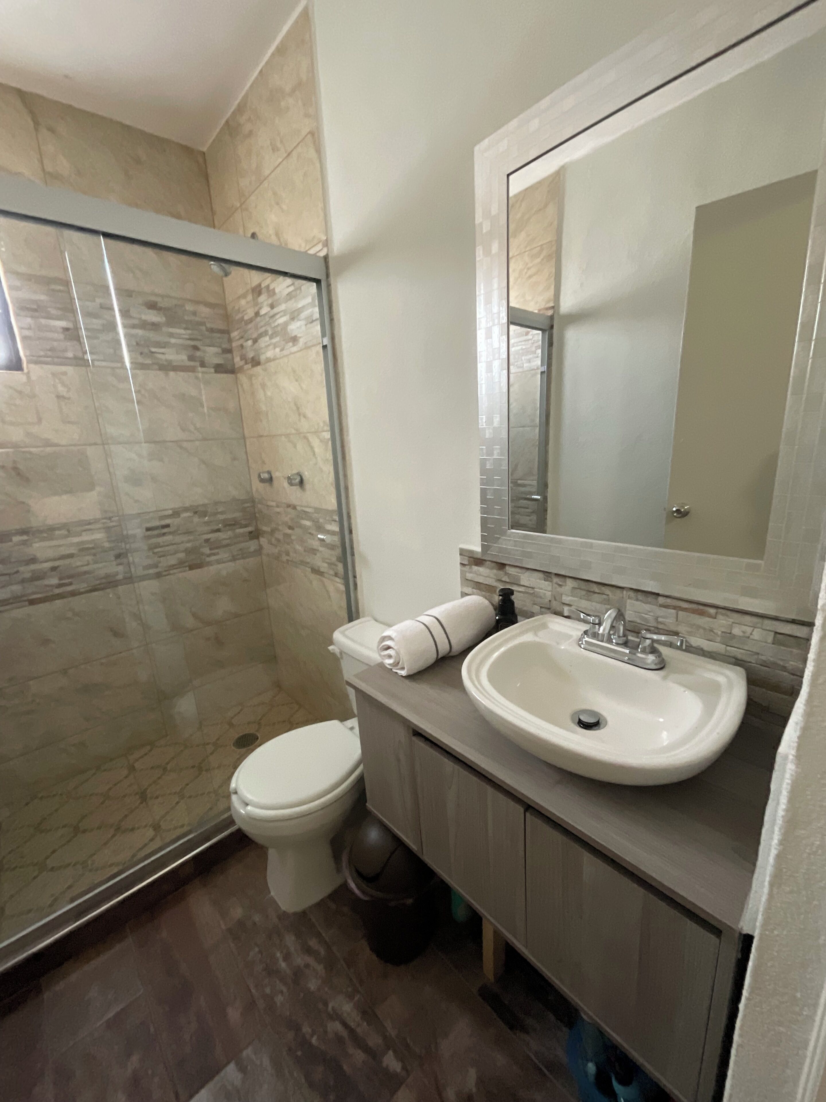 Handdukar, tvål och toalettpapper