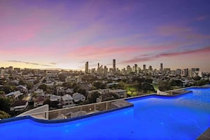 Pool - Gabba Retreat - Rooftop Pool & Stunning City View (East Brisbane)