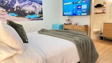 Free WiFi, bed sheets