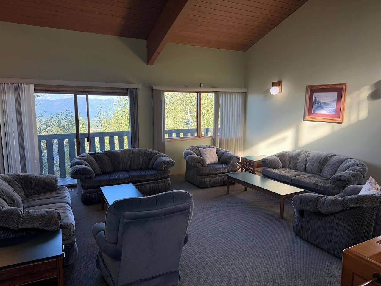 TV connectée, cheminée, baby-foot