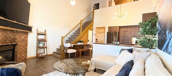 Summit View II Loft Suite| Ski-In·Hot Tub·Sleeps 4