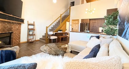 Summit View II Loft Suite| Ski-In·Hot Tub·Sleeps 4