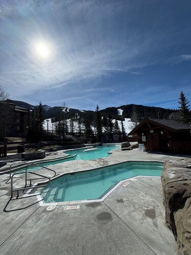 True Ski in - Ski out Mountain Retreat!