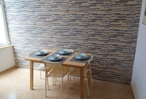 Dining - Casa Vitorino – 5 Minutes’ Walk from Mareta Beach (Sagres)