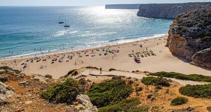 Casa Vitorino – 5 Minutes’ Walk from Mareta Beach