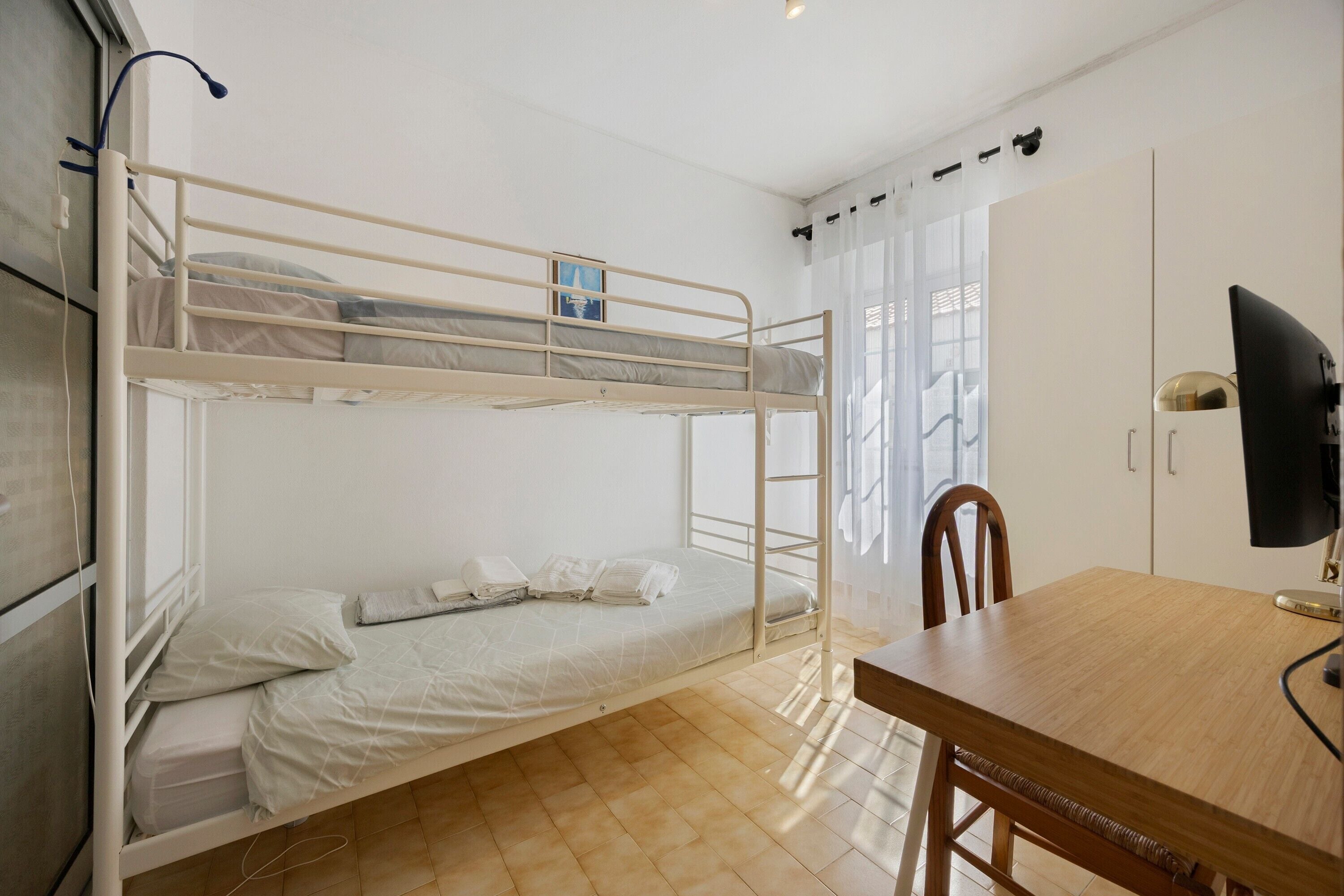 2 makuuhuonetta, Wi-Fi, vuodevaatteet