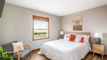 Strykjärn/strykbräda, resesäng, wi-fi och sängkläder