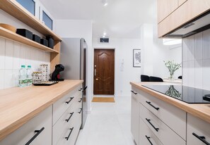 Fridge, oven, stovetop, dishwasher - Krakowska Downtown Deluxe Apartment (Poznań)