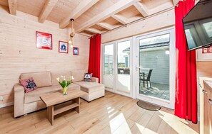 TV - Stunning home in Sarbinowo (Sarbinowo)