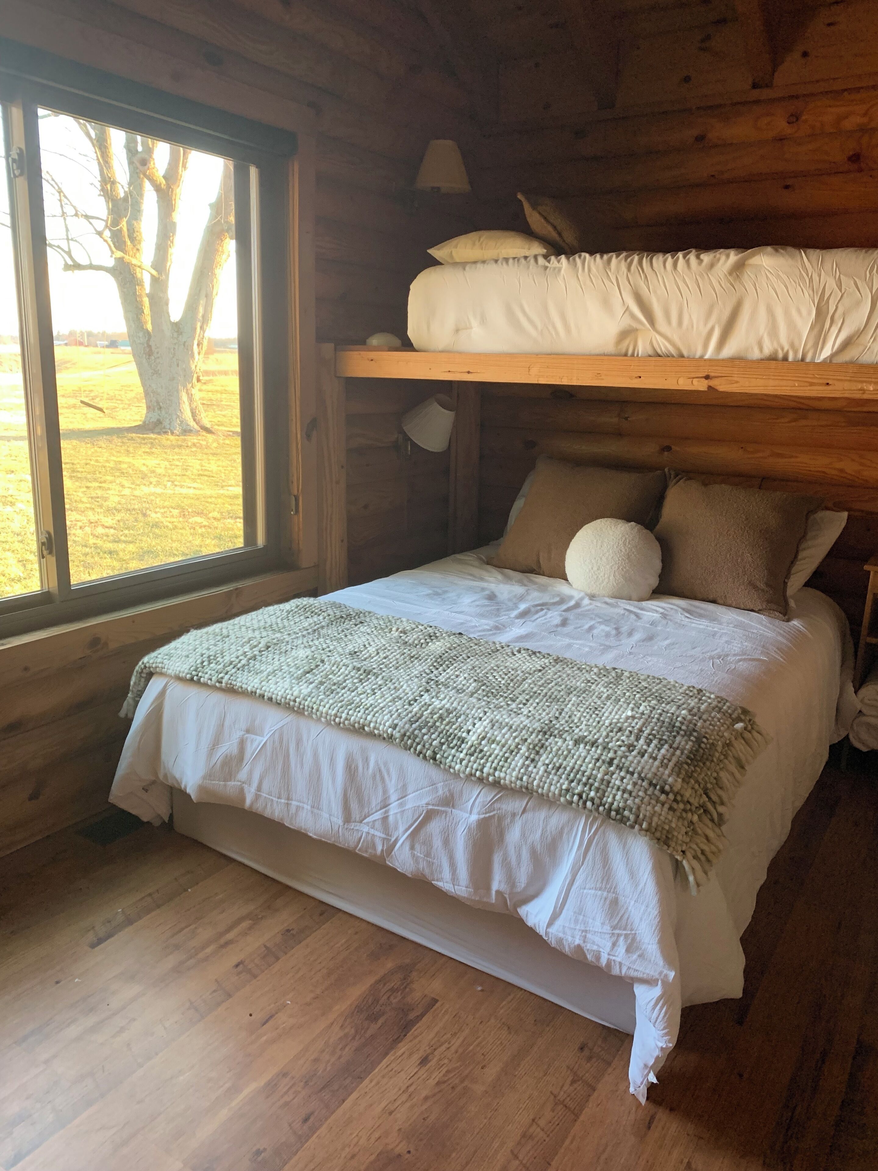 1 bedroom, travel crib, free WiFi, bed sheets