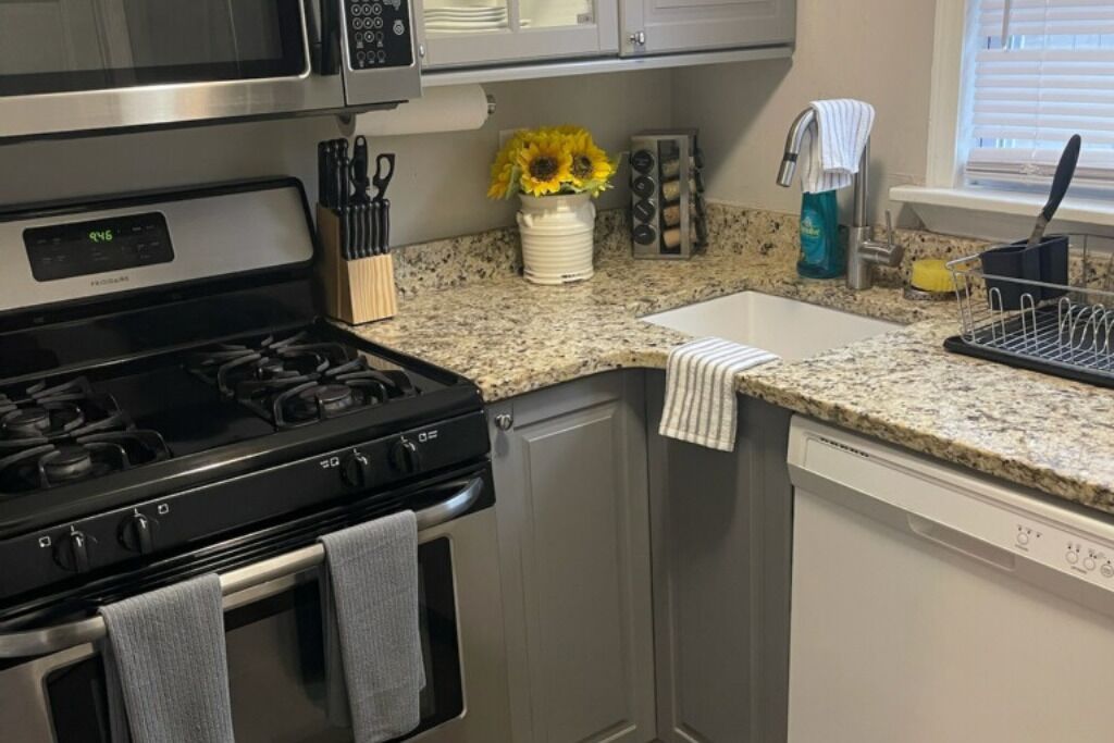 Mikrowelle, Ofen, Herdplatte, Geschirrspüler