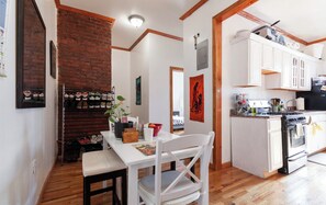 Private kitchen - Large Room in Shared 2 brm apartment (Brooklyn)