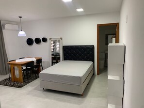 1 bedroom, iron/ironing board, WiFi, bed sheets - Modern apartment near the best surfing beaches in Guarda do Embaú, SC. (Palhoça)