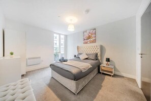2 bedrooms, iron/ironing board, free WiFi, bed sheets - City Haven Manchester Apartment (Manchester)