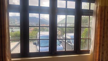 Single Room, Courtyard View | Interior