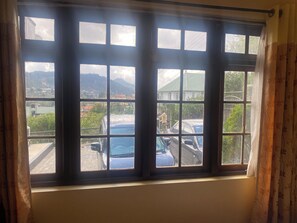 Single Room, Courtyard View | Interior - House of Leisure Holiday Bungalow (Nuwara Eliya)