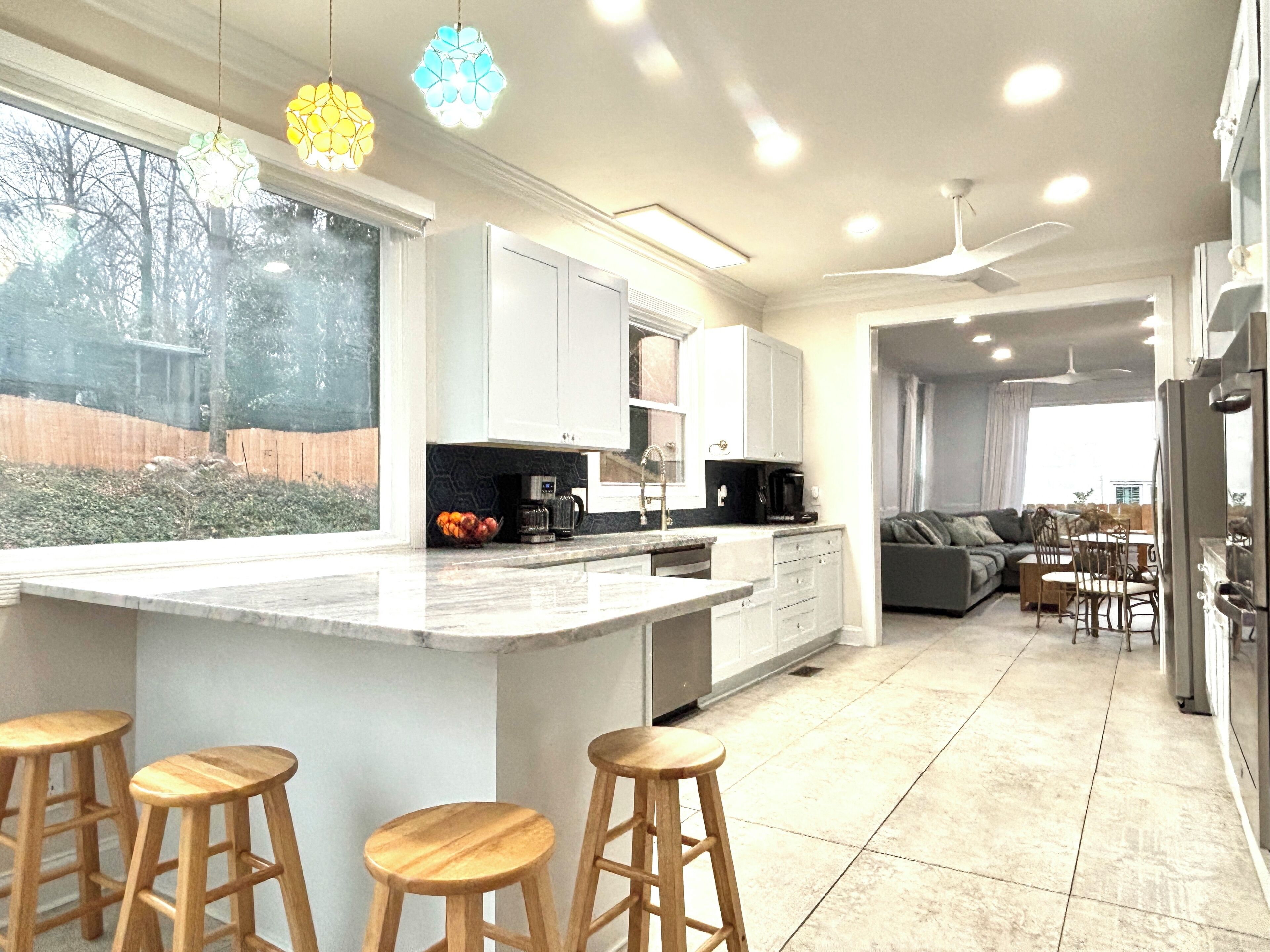 Microondas, horno, parrilla de estufa y lavavajillas 