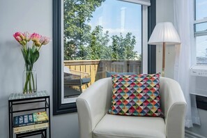 Smart TV - Lofty Haven ~ High/ Harbour Views of Narrows & Signal Hill/ Steps to Downtown (St. John's)