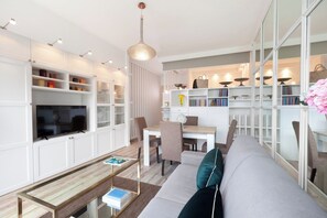 TV - Casa Amica – Central Apartment in Sorrento (Sorrento)