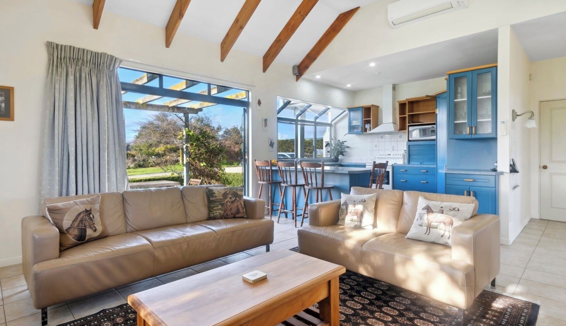 リビング エリア