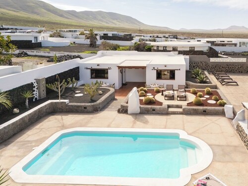 Canaryislandshost I Esencia I