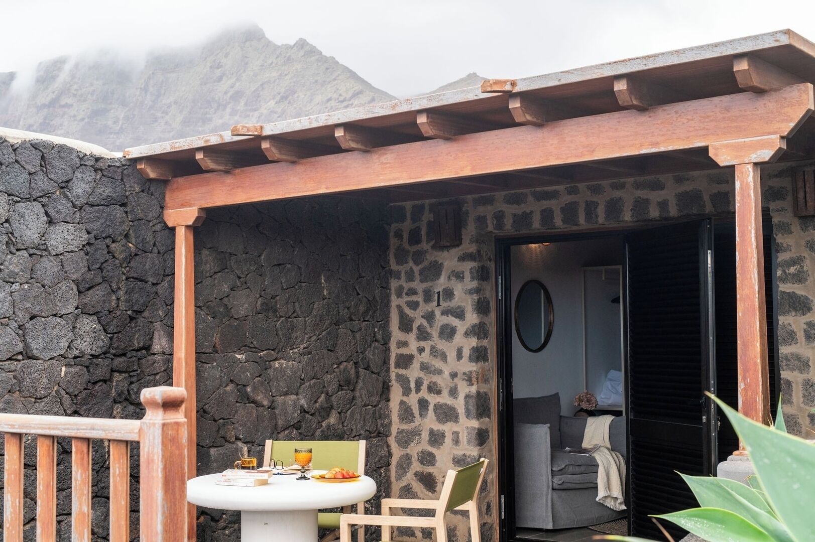 屋外ダイニングエリア