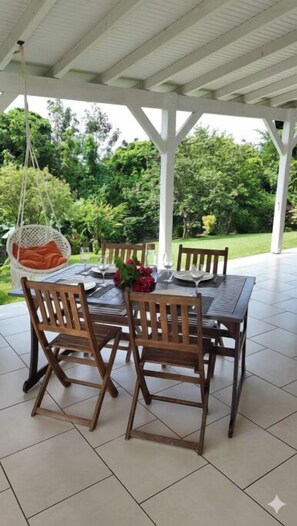 Outdoor dining - Villa Tropicale - With Wellness Treatments (Complimentary) (Sainte-Anne)