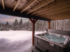 Outdoor spa tub - Skyline Lodge | 5 Bedroom - Hot Tub - Sauna (Newry)