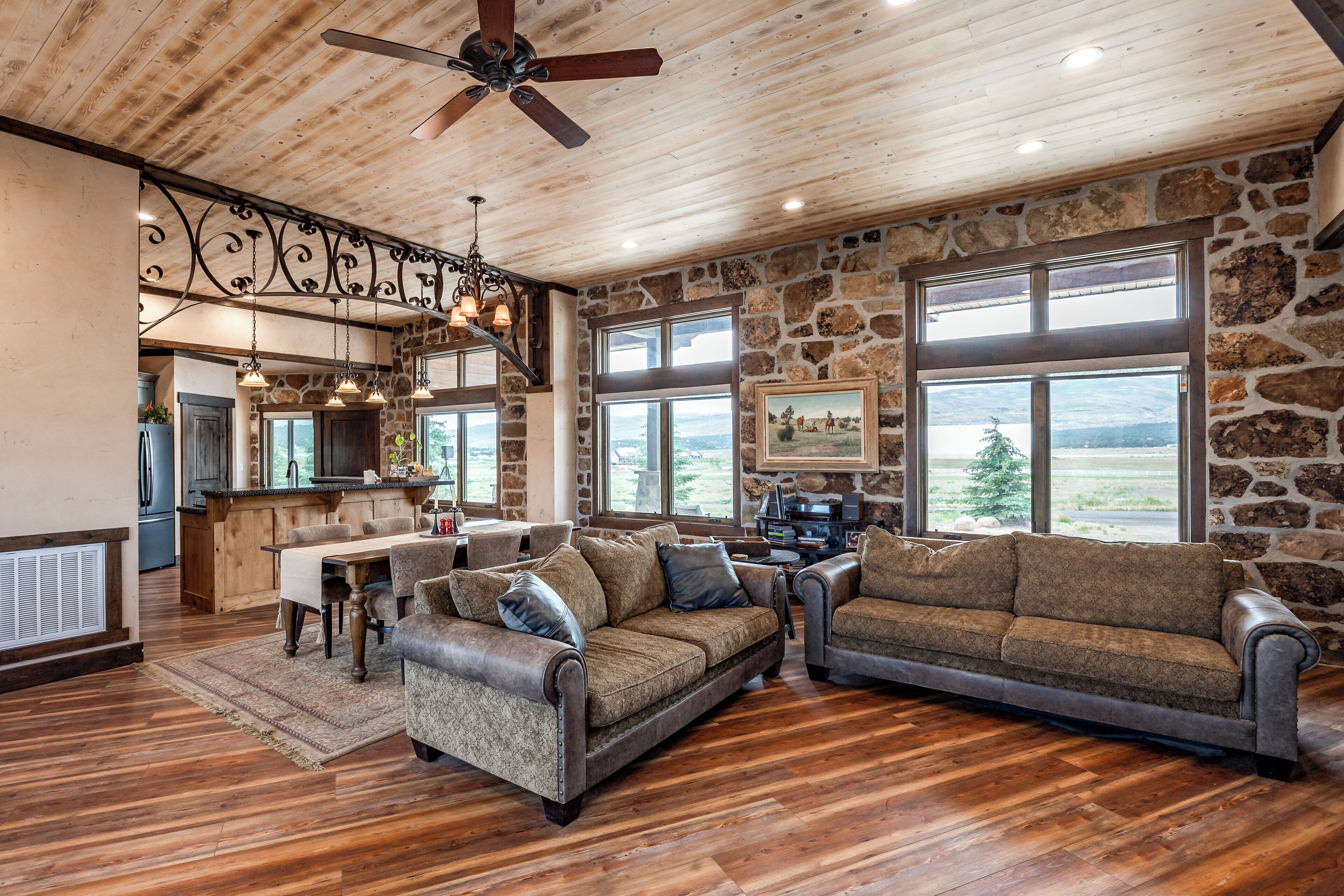 Älytelevisio, takka, videopelejä, stereot