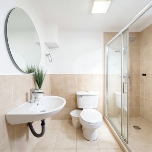 Family Townhome, 2 Bedrooms, Kitchen, Resort View | Bathroom - Gold Coast Aruba  (Noord)