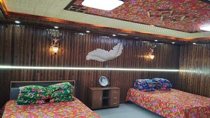 Senior Chalet, Hill View | Desk, laptop workspace, soundproofing, free WiFi - Xishui Dragon Soaring Inn (Harbin)