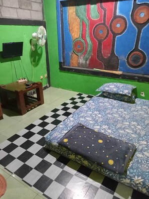 Standard Double Room | Free WiFi - Nyaman Homestay (Kediri)