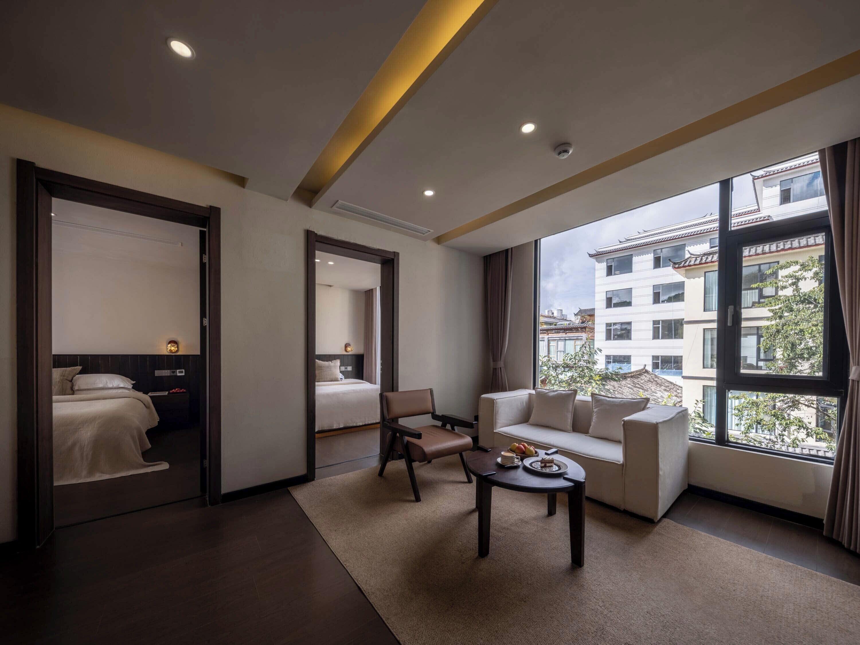 Articles gratuits dans le mini-bar, bureau, rideaux occultants